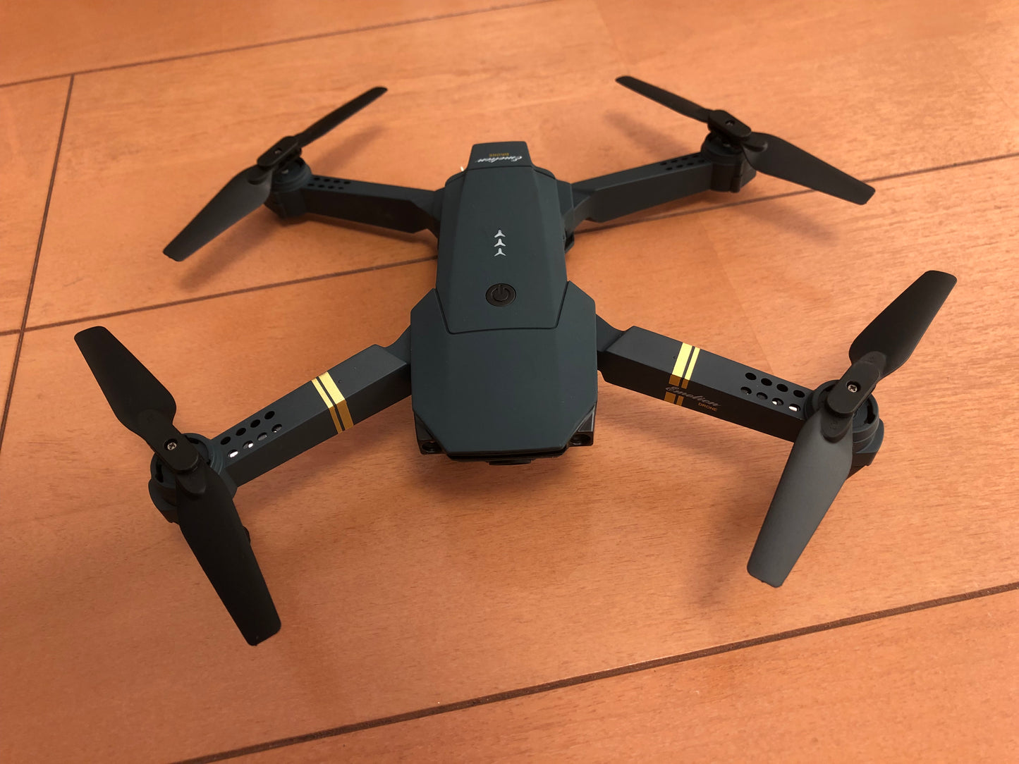 ドローン EACHINE E58